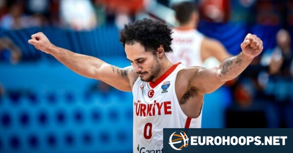 Fenerbahce officially presents Shane Larkin in yellow and navy blue