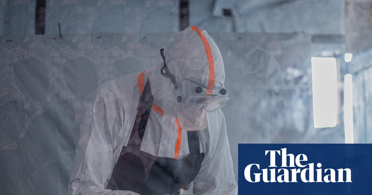 Health worker monitored for Ebola in London hospital after working in DRC | Ebola