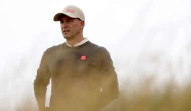 Scott etched into golf history with prestigious award