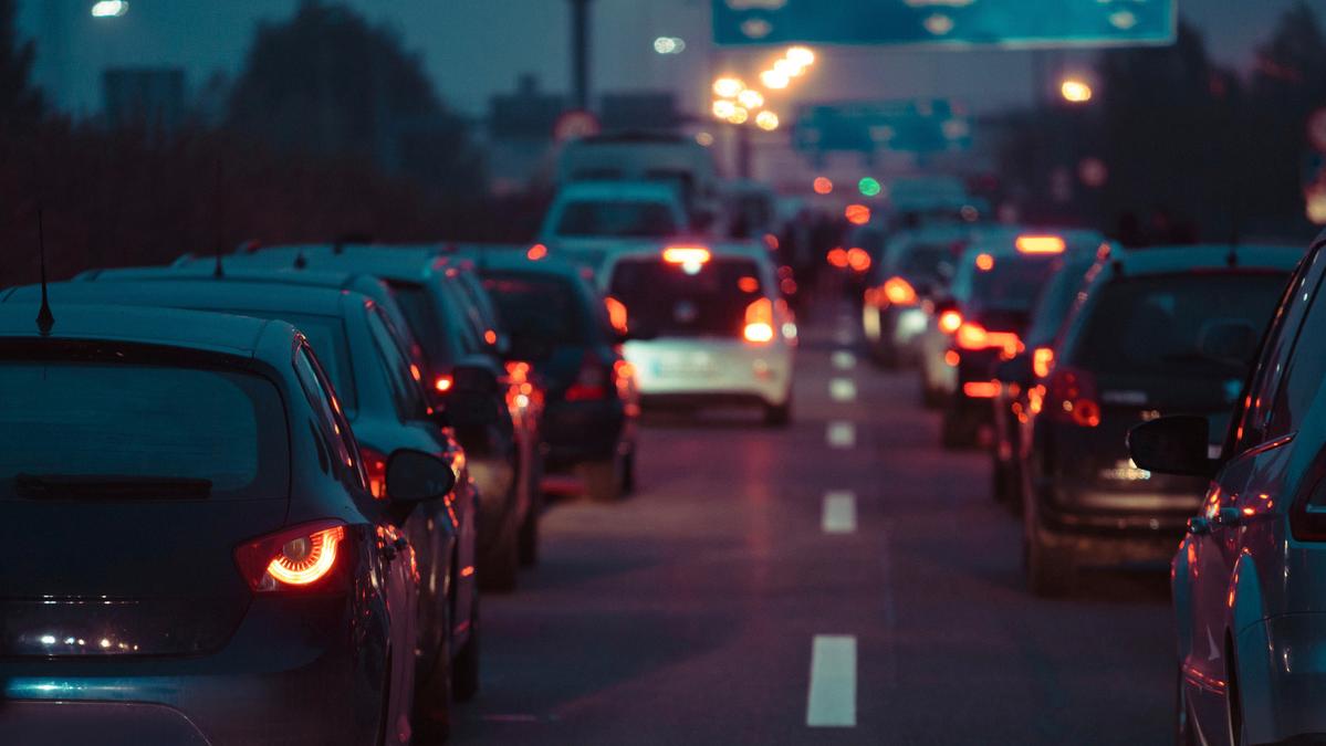 Perth traffic: Crash on Mitchell, Kwinana Freeway, breakdown on Graham Farmer Freeway cause Sunday night chaos