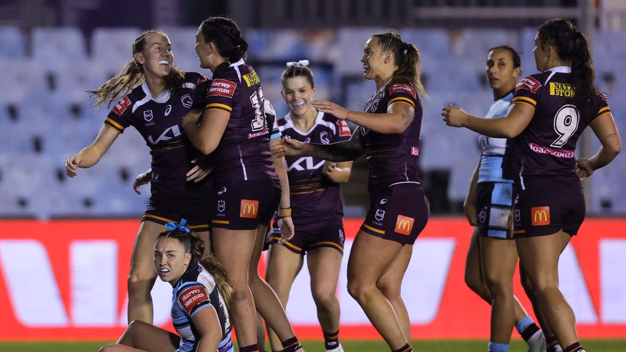 NRLW: Tamika Upton hat-trick fires Broncos to history in win