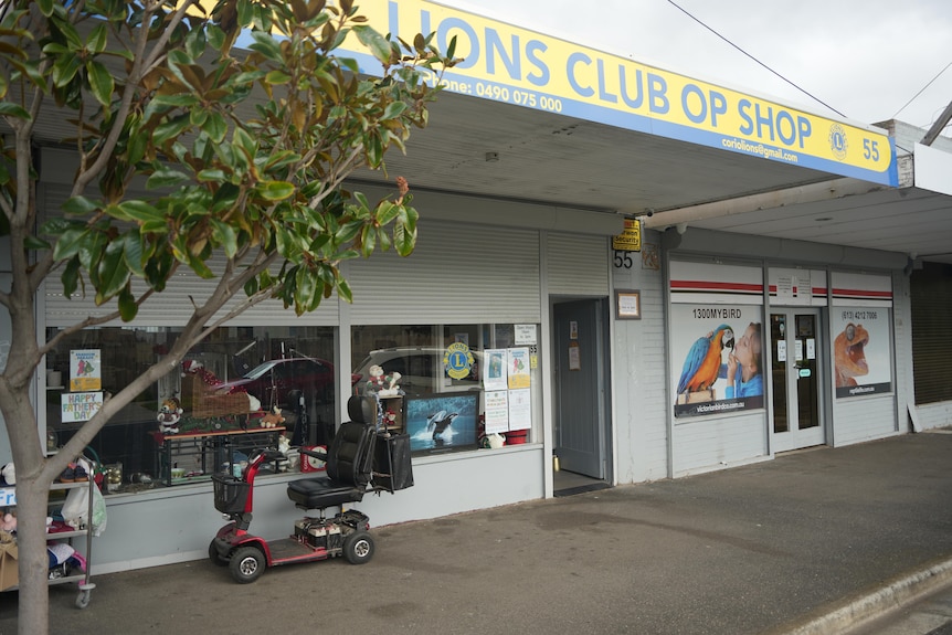 Lions club op shop exterior.