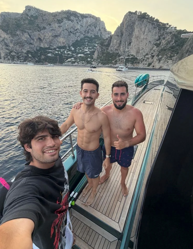 Carlos Alcaraz enjoyed a summer getaway with friends along Italy's coast before returning to training.