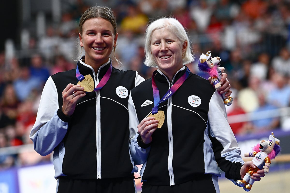 Gold for Para cycling pair following crash in four-medal NZ haul