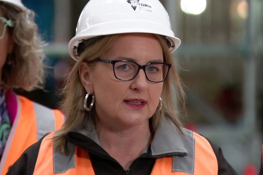 Premier Jacinta Allan in a hard hat and high vis.