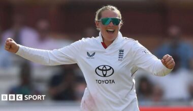 England coach Charlotte Edwards and captain Nat Sciver-Brunt