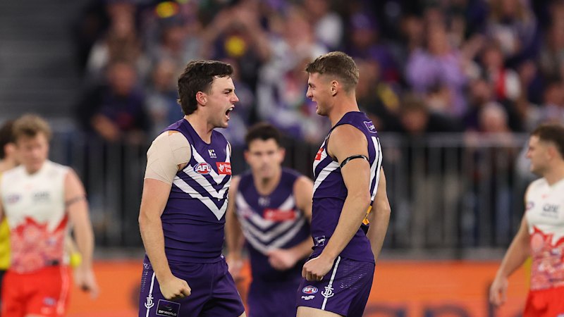 Fremantle vs Sydney Swans LIVE: AFL round 18 2026, scores, results, odds, stats and start time from Optus Stadium