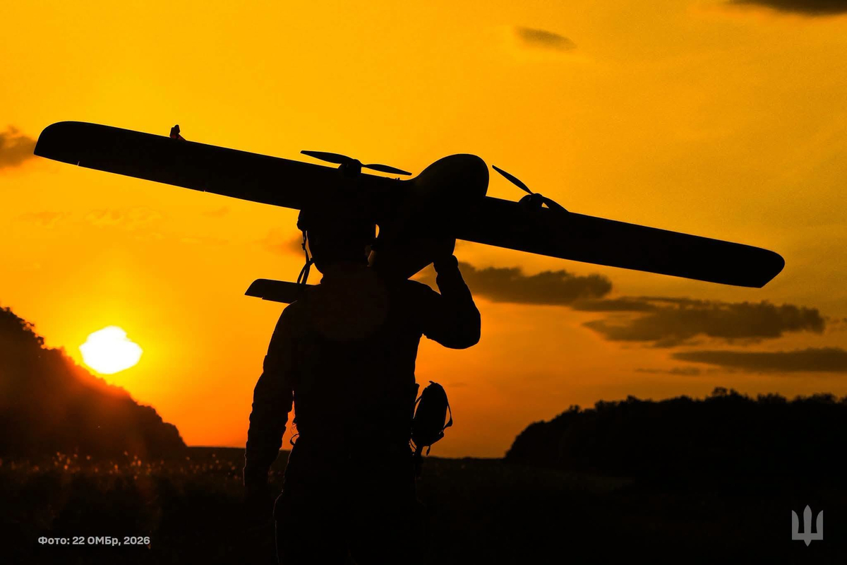 Ukraine Strikes Crimean Airbase and Key Logistics Hubs in Coordinated Night Attack