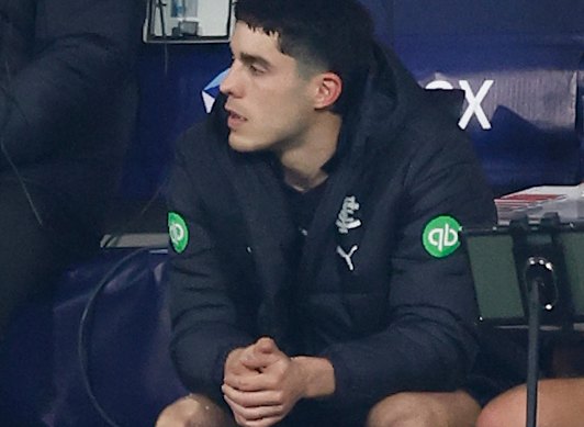 Adam Cerra finished the night on the bench with a hamstring strain.