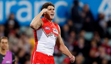 AFL 2026: Charlie Curnow kicks six goals as the Sydney Swans prove far too strong for the Western Bulldogs at the SCG