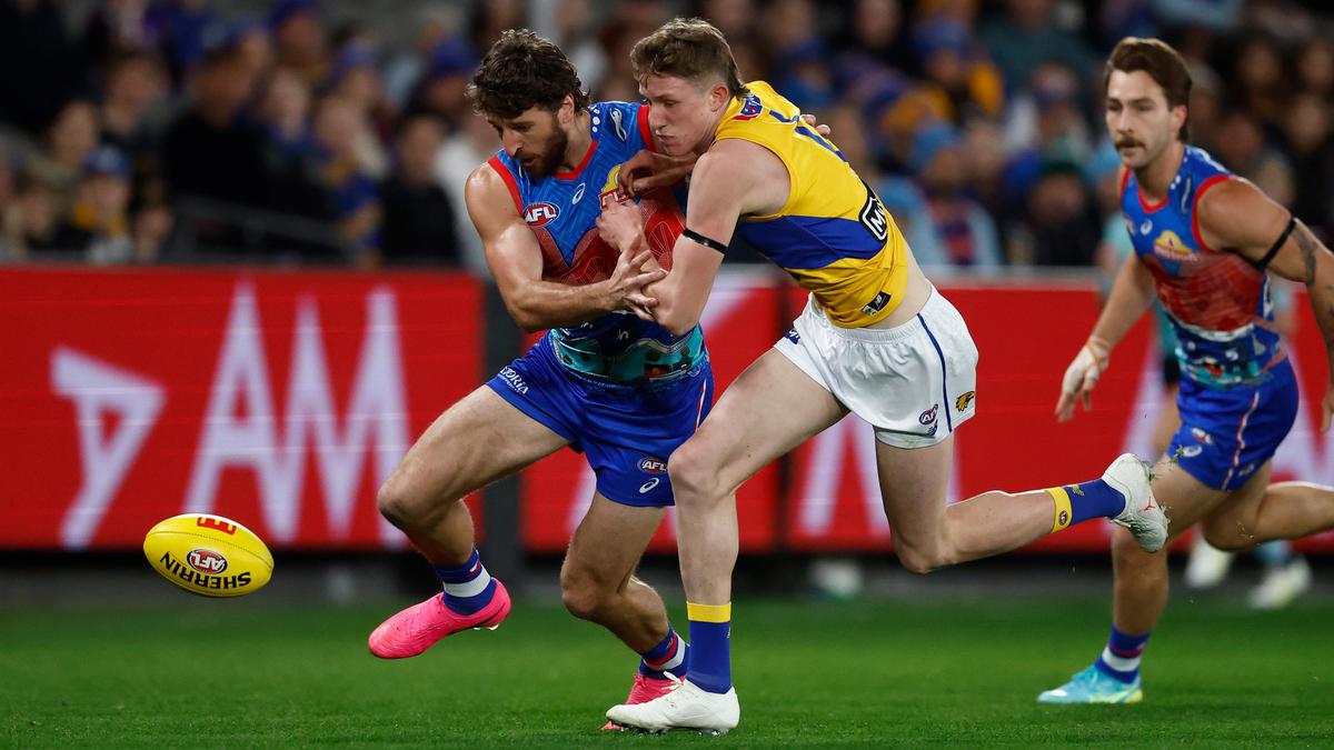Live AFL scores: West Coast Eagles take on Western Bulldogs at Marvel Stadium