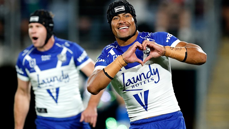 New father Crichton returns to lead Bulldogs past Warriors