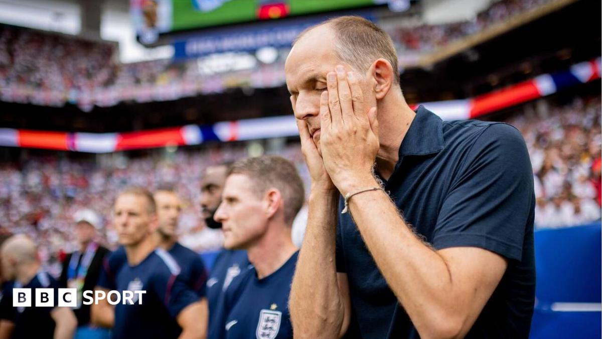Thomas Tuchel clasps both hands to his face in exasperation