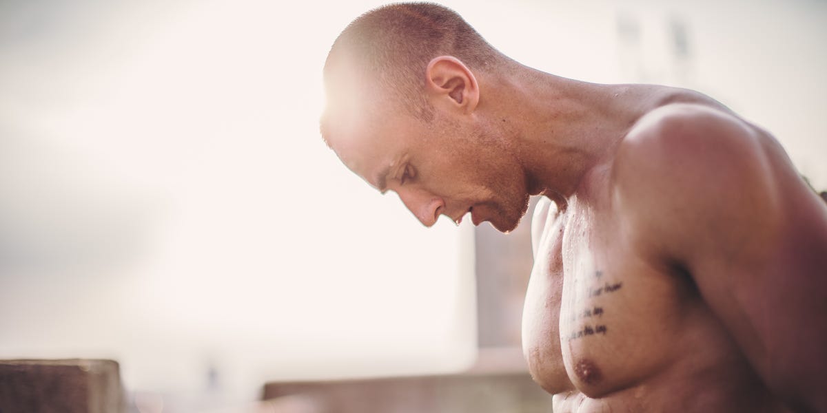 'I Use My Wife's 5kg Dumbbells': How to Use the Light-Weight 'Prisoner-Style' Method for Muscle Growth