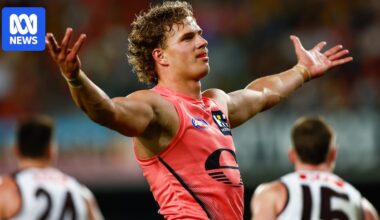 Gold Coast Suns extend Jed Walter contract, Western Bulldogs suffer Bailey Dale injury blow