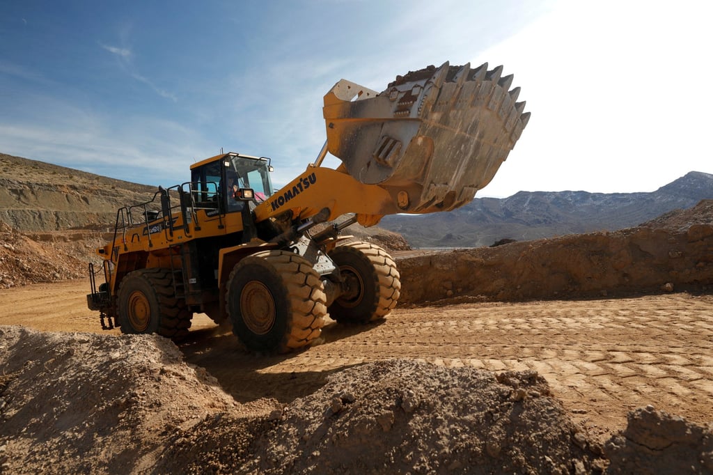 A wheel loader moves ore at a rare earth mine in Mountain Pass, California – one of the few significant rare earth production sites outside China. Photo: Reuters