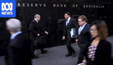 Reserve Bank governor warns world facing increased supply shocks