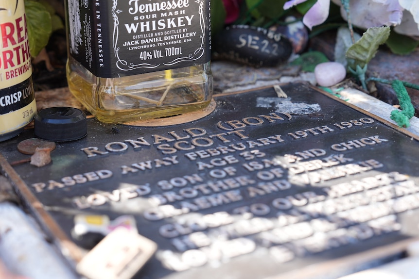 Obituary of Bon Scott at his statue