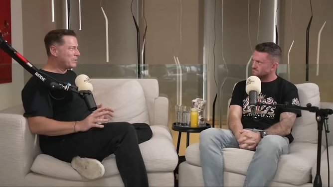 Karl Stefanovic chats to Tommy Robinson.
