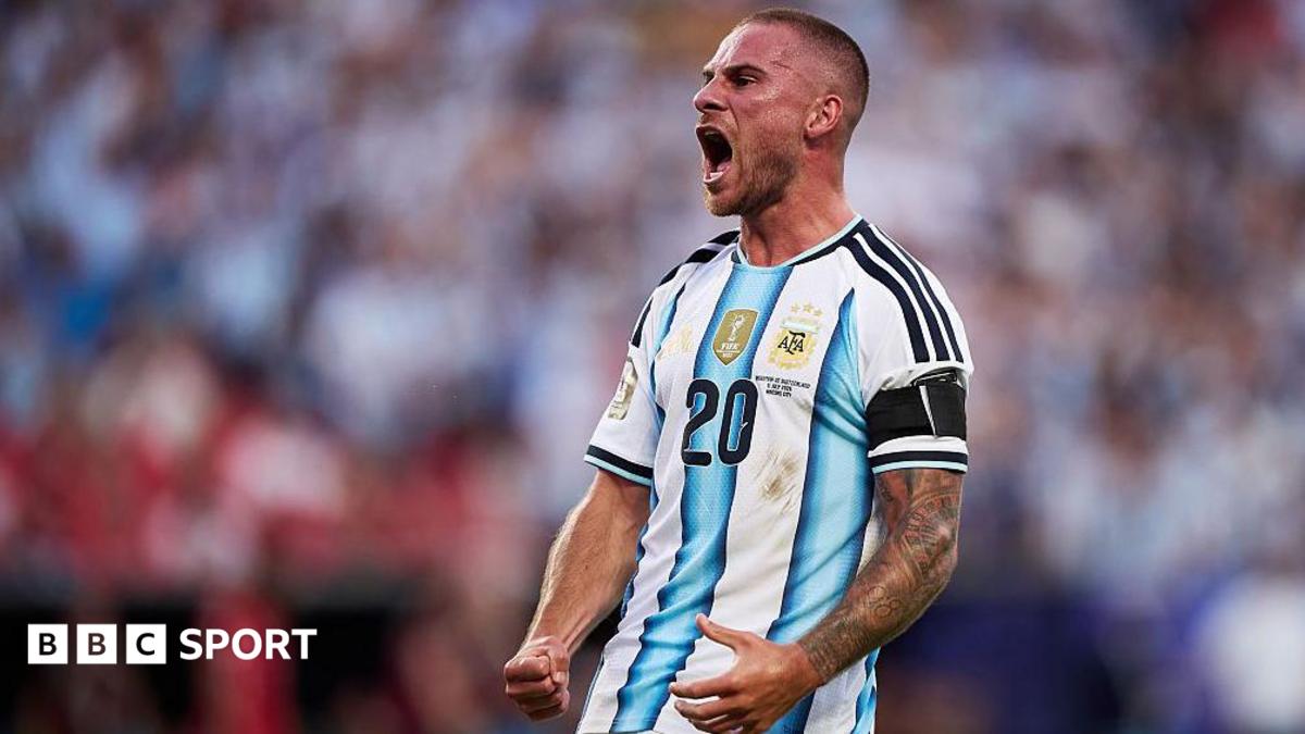 Alexis Mac Allister celebrating for Argentina