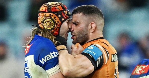 NRL 2026, Bulldogs, Wests Tigers, Jaeman Salmon, Alex Twal, push and shove, shook hands, Warriors