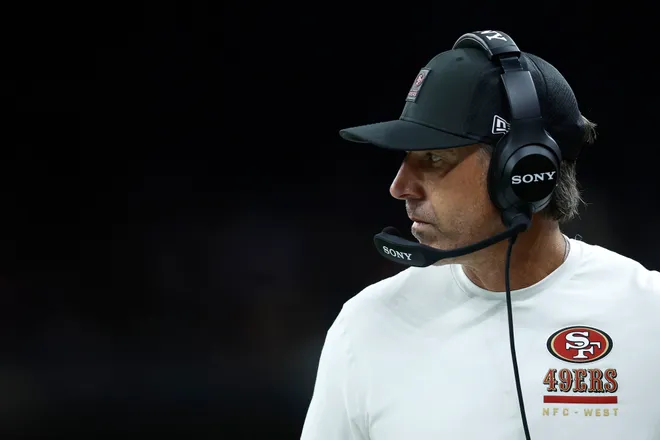NEW ORLEANS, LOUISIANA - SEPTEMBER 14: Head coach Kyle Shanahan of the San Francisco 49ers looks on against the New Orleans Saints during the second half in the game at Caesars Superdome on September 14, 2025 in New Orleans, Louisiana. (Photo by Sean Gardner/Getty Images)