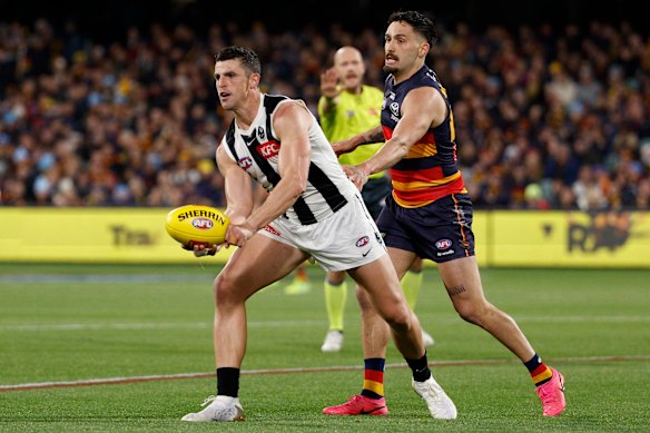 Games record holder and the oldest player in the game Scott Pendlebury makes a huge contribution to the Magpies