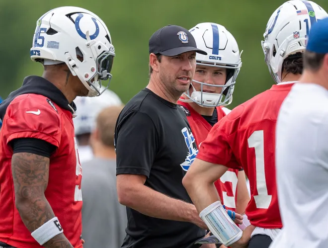 Indianapolis Colts head coach Shane Steichen talks with quarterbacks Monday, June 1, 2026, during practice at the Indiana Farm Bureau Football Center.