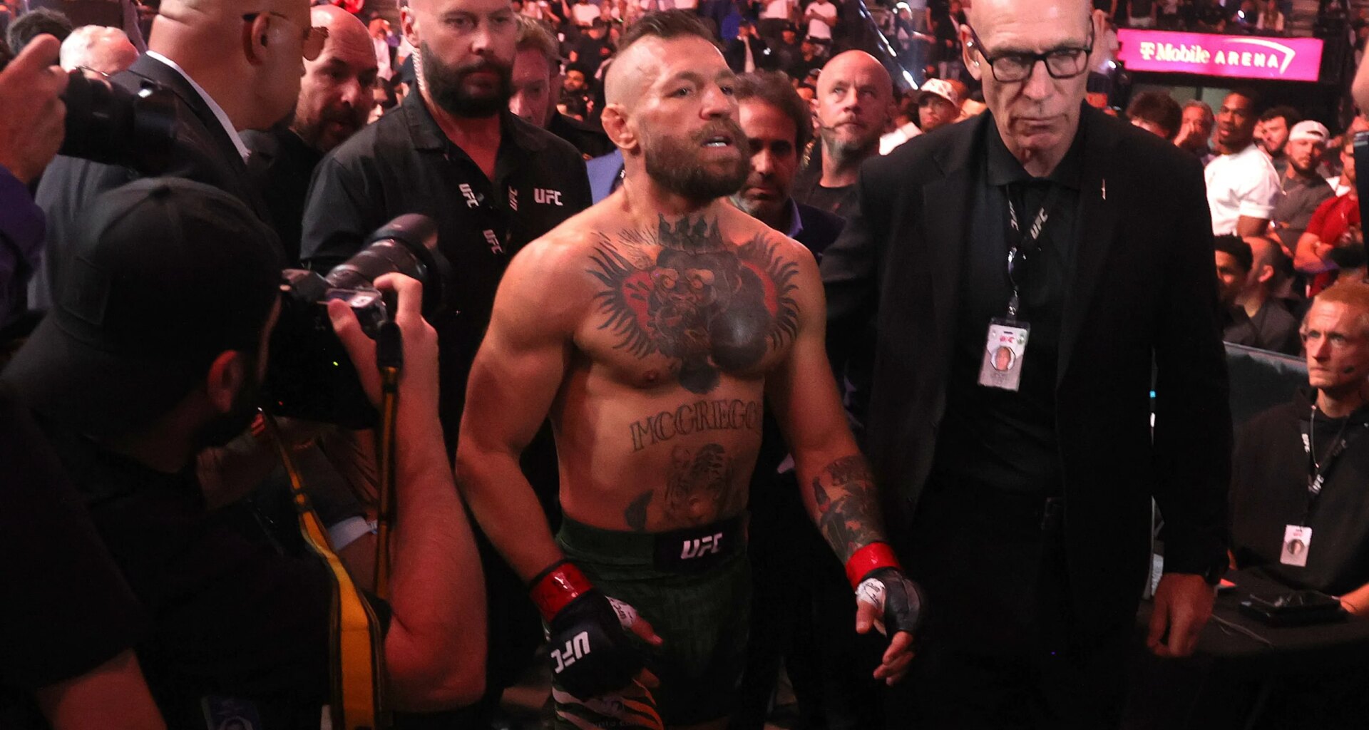 Chael Sonnen: Conor McGregor's UFC career over after injury TKO