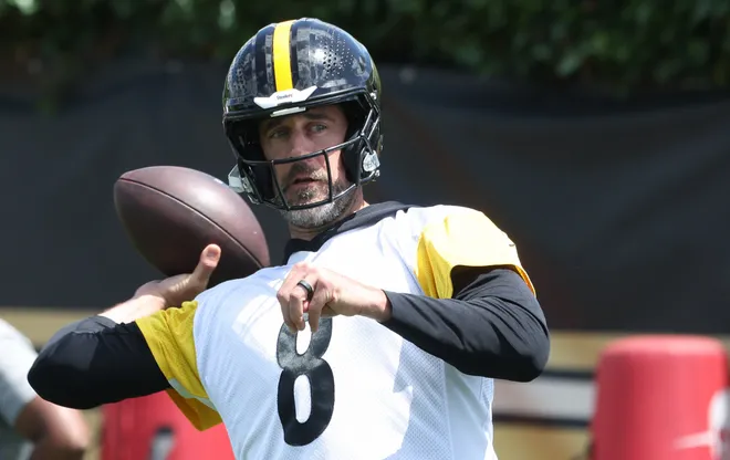 Pittsburgh Steelers quarterback Aaron Rodgers (8) participates in OTA drills at the UPMC Rooney Sports Complex.