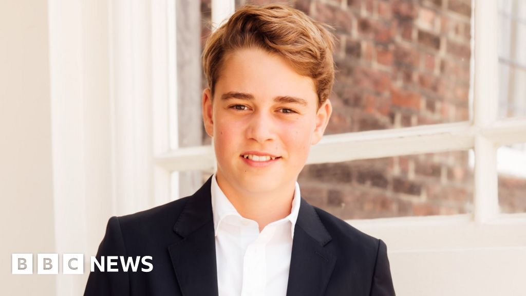 New Prince George photo released for his 13th birthday - BBC