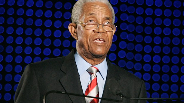 Sobers speaks during the opening ceremony of the ICC Cricket World Cup in 2007.