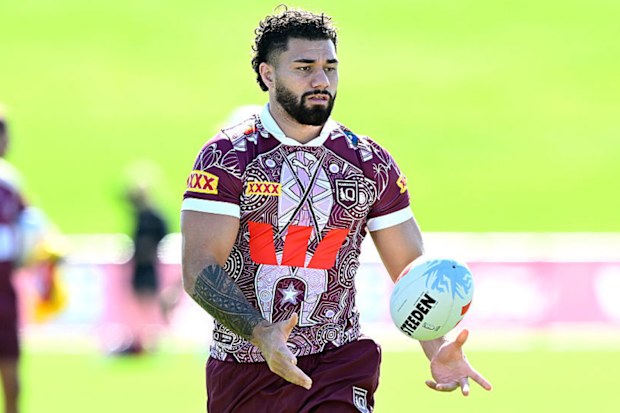 Jojo Fifita passes the ball during a Queensland Maroons training.