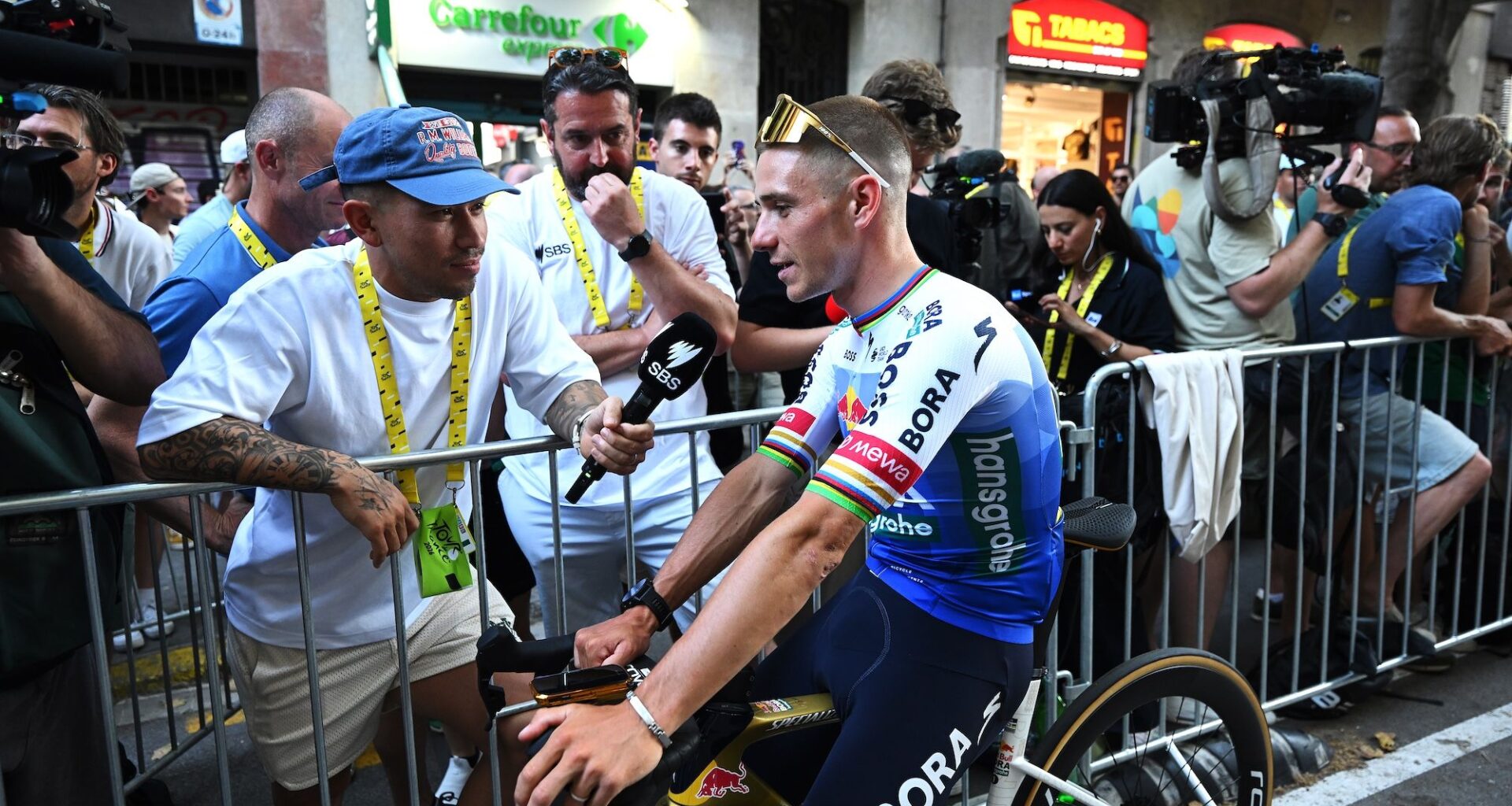 'I always love watching the sprints' - Caleb Ewan analyses the Tour de France sprint in Bordeaux
