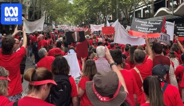 Victorian teachers set to strike again following deadlocked negotiations