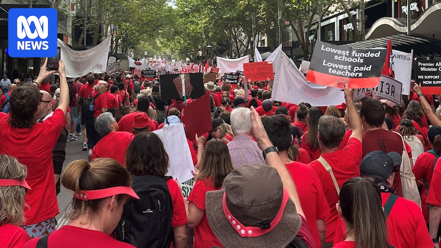 Victorian teachers set to strike again following deadlocked negotiations