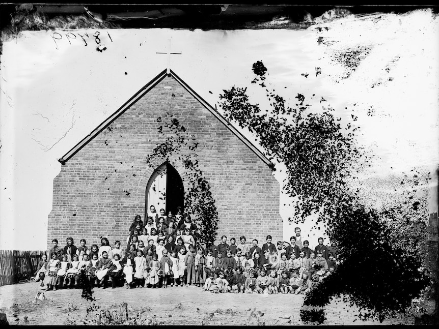 Sacred Heart Church at Hill End in the 1870s. (Supplied: State Library of New South Wales)