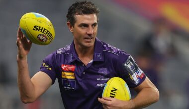 Fremantle Dockers assistant Jaymie Graham among top contenders for Essendon Bombers job, Carlton Blues also circling