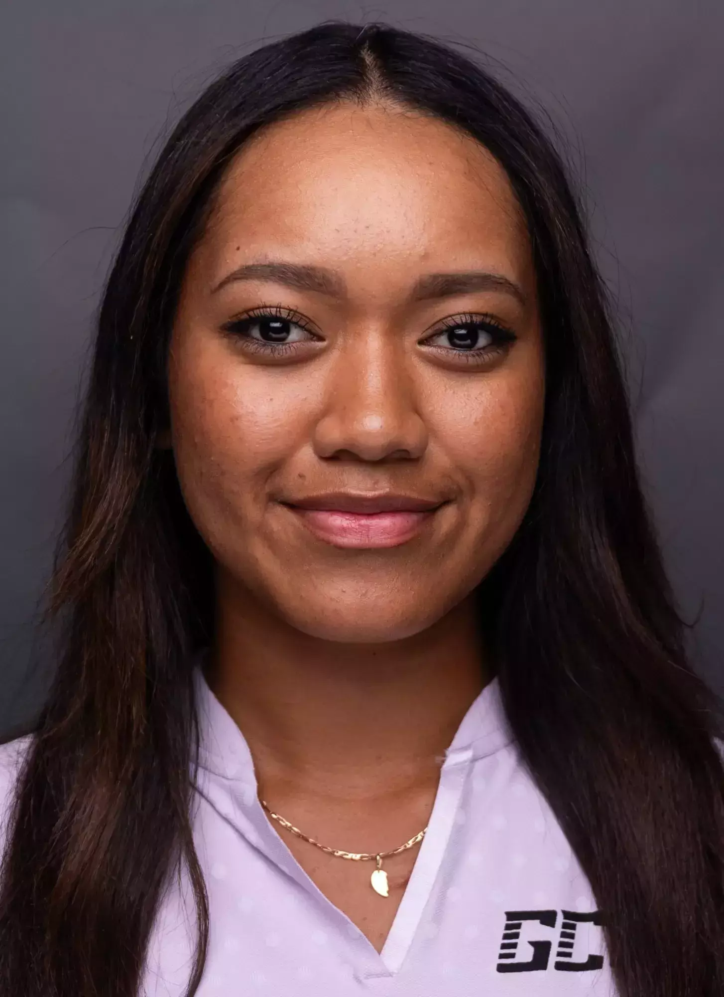 Alexis Vakasiuola Headshot