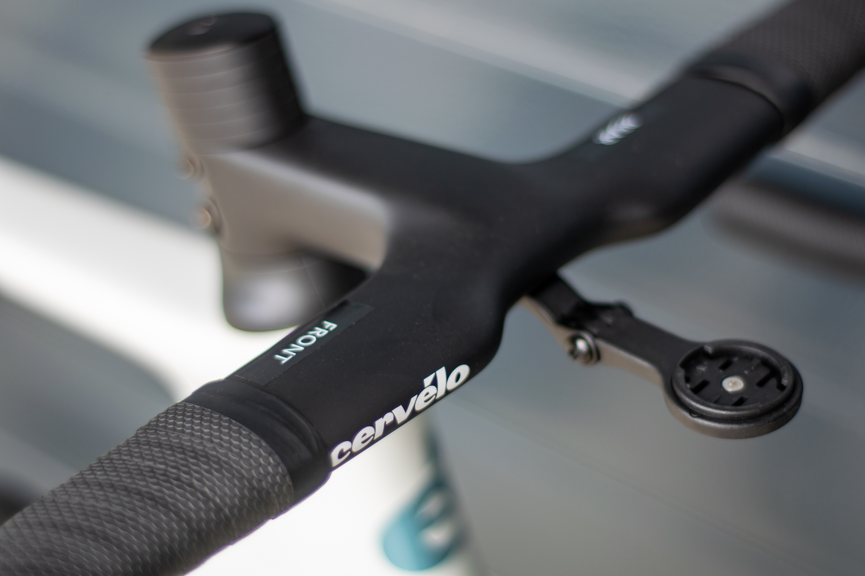 A white and blue Cervélo Soloist 