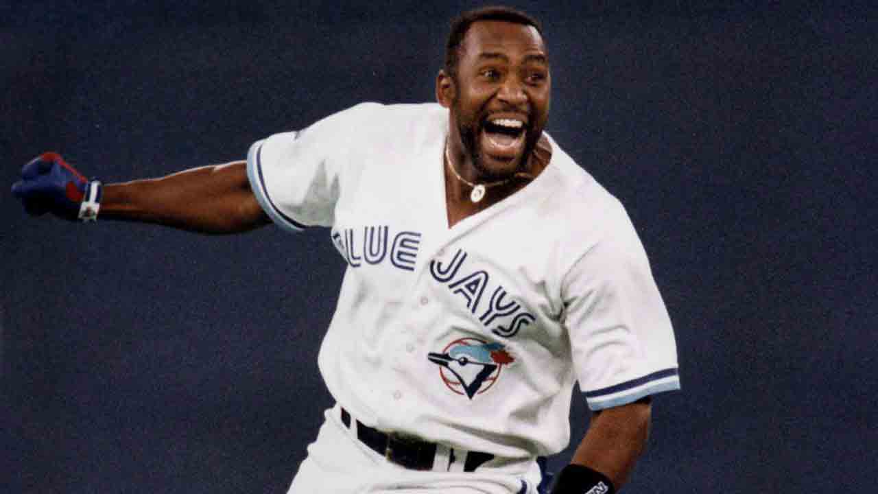 How close was Joe Carter to signing with Royals after Blue Jays' 1992 title?