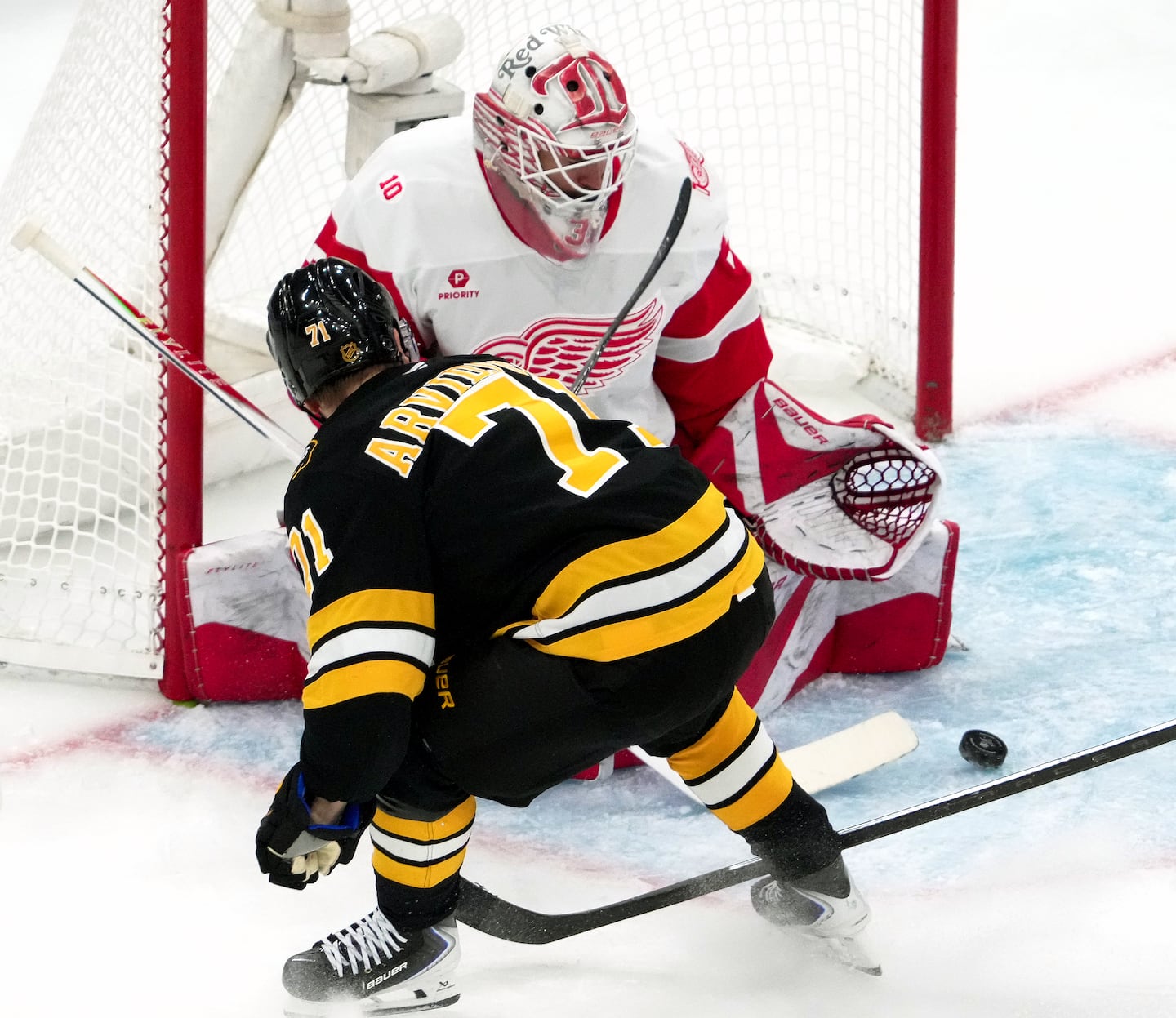 Viktor Arvidsson signed with the Red Wings after putting up 25 goals and 29 assists in his one season with the Bruins.