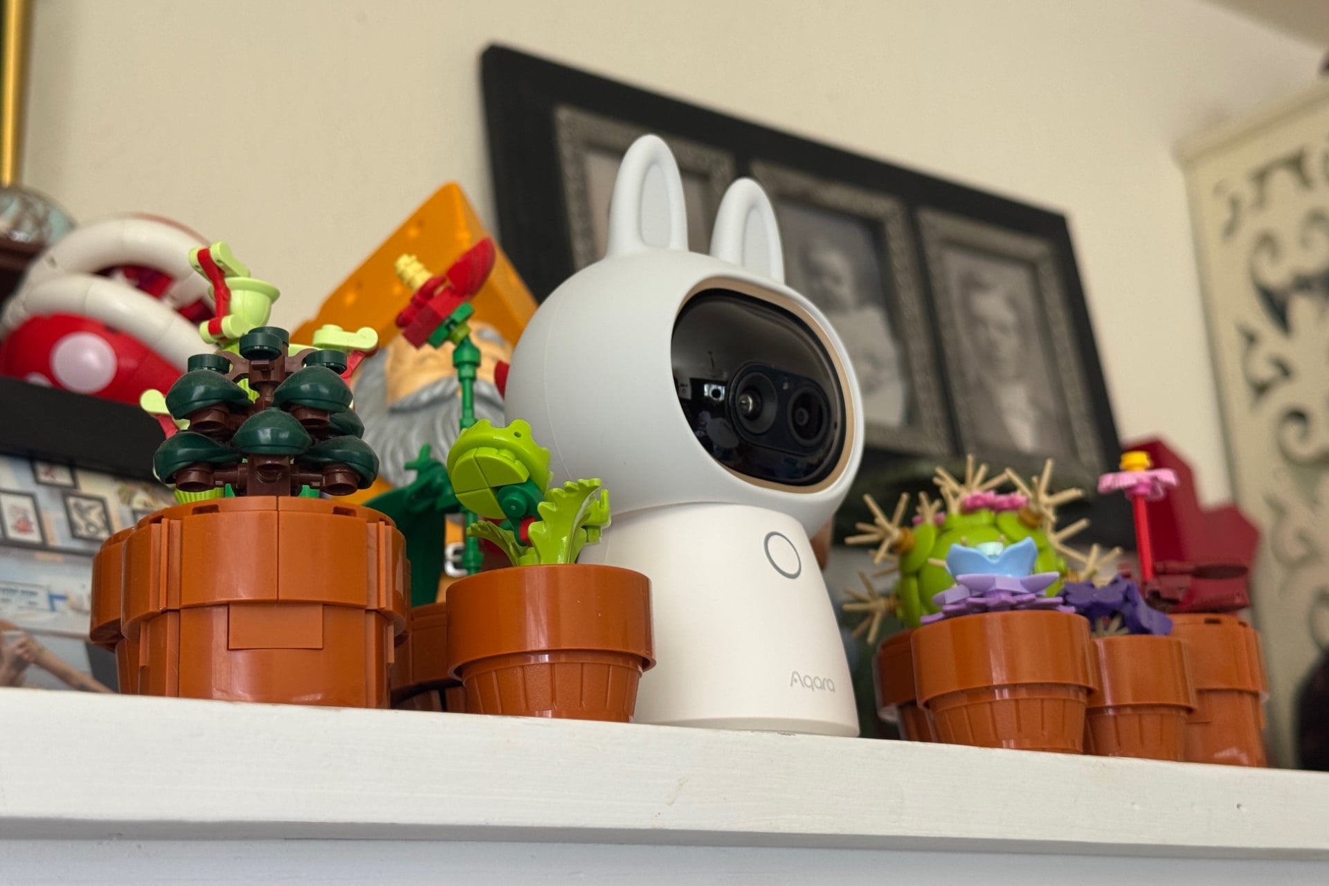 Camera Hub G350 On A Shelf