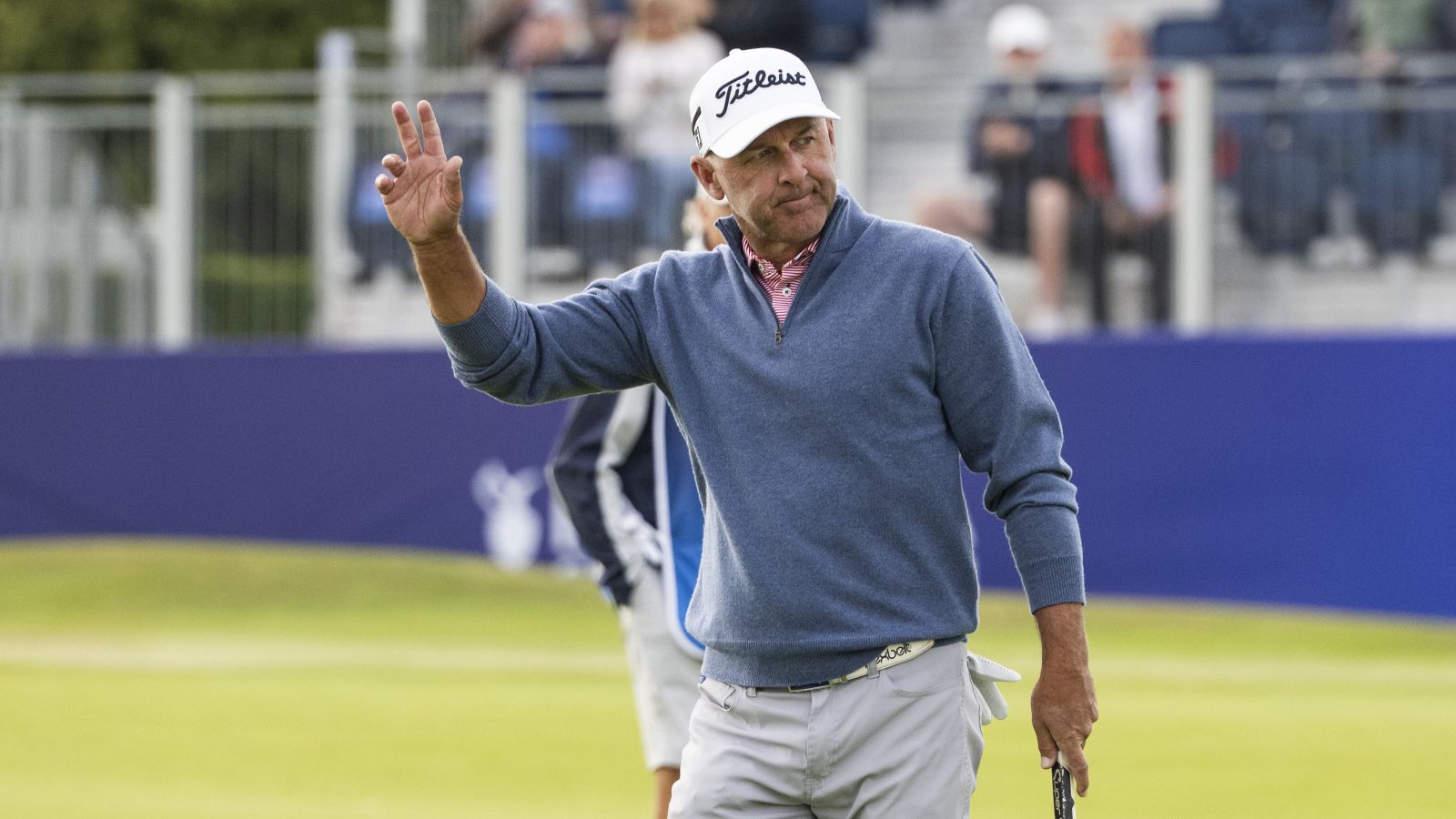 Aussie Percy fights back to share Senior Open lead - News