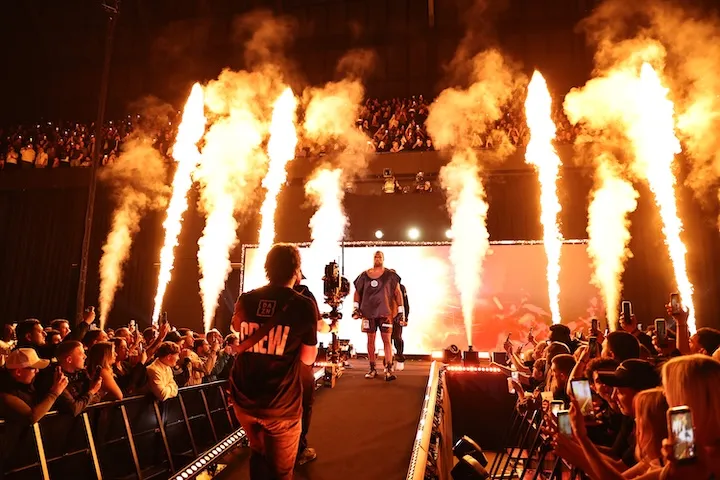Daniel Dubois walks to the ring for his fight against Fabio Wardley. (May 9, 2026)