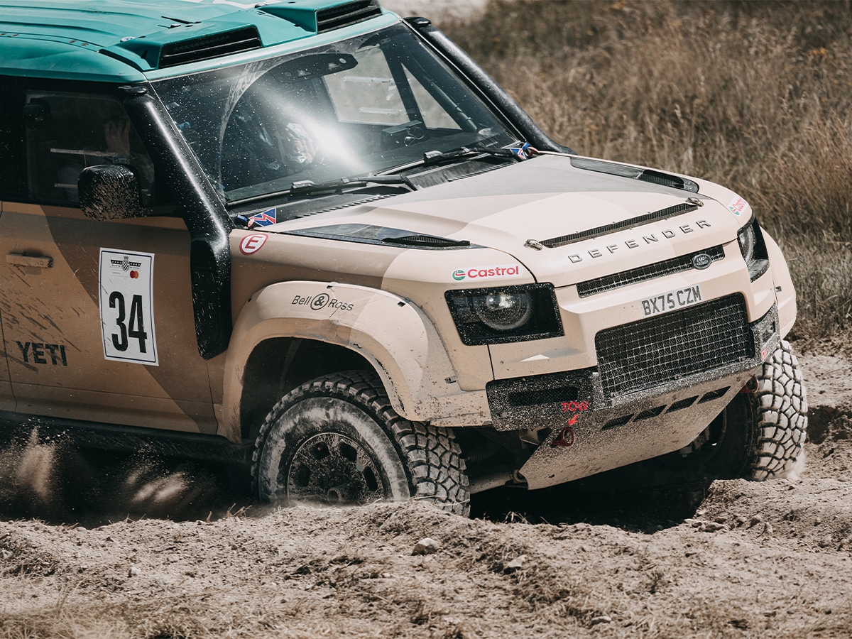 Defender dakar d7x r ride along with stephane peterhansel 0005 gfos defenderrally stephanepeterhansel ora ben5
