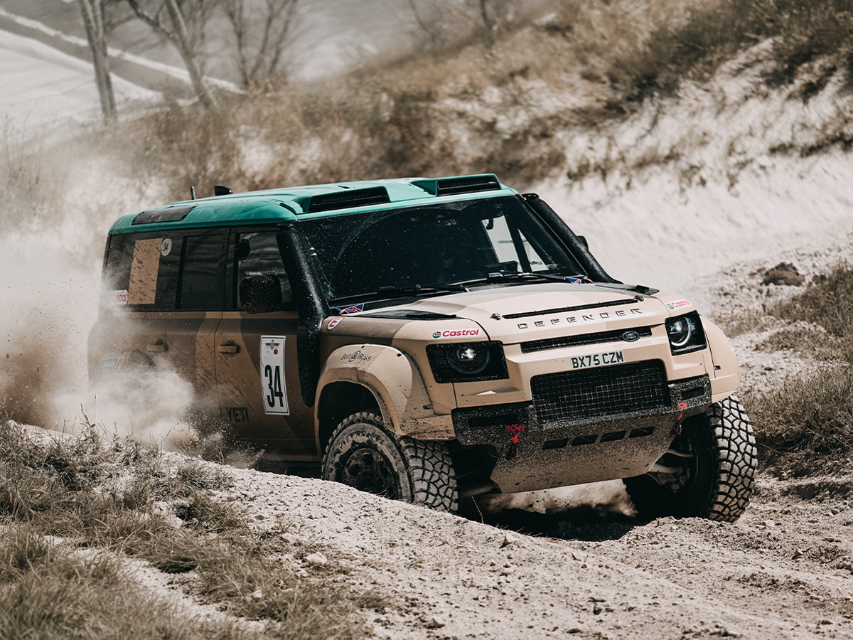 Defender Dakar D7X-R Is A Loud, Brutal And Brilliant Desert Machine