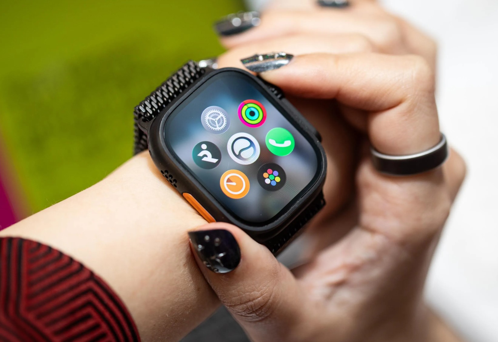 Dynamic App Grid Siri AI Apple Watch