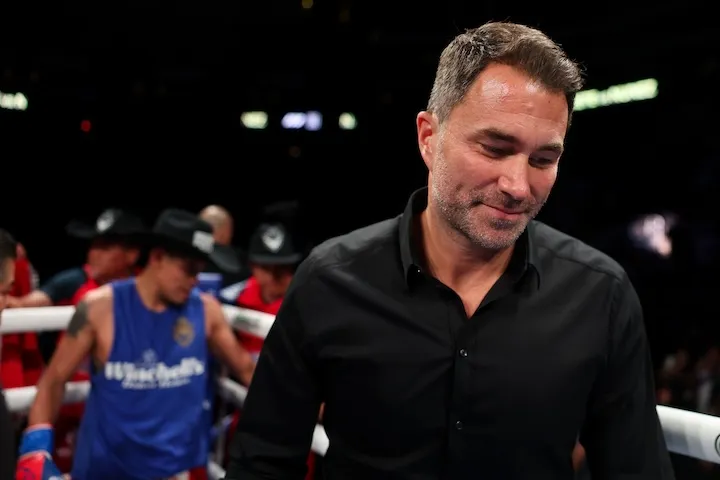 Eddie Hearn in the ring for Eduardo Nunez-Emanuel Navarrete. (February 28, 2026)