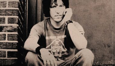 When Elliott Smith was forced to play the 1998 Oscars